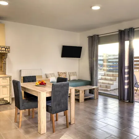 Helios & Apartman *
