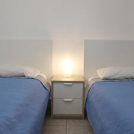 Helios & Daire Makrýgialos